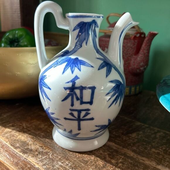Vintage Chinese Hand Painted Porcelain Tea Pot/ Pitcher 5” - Picture 7 of 10